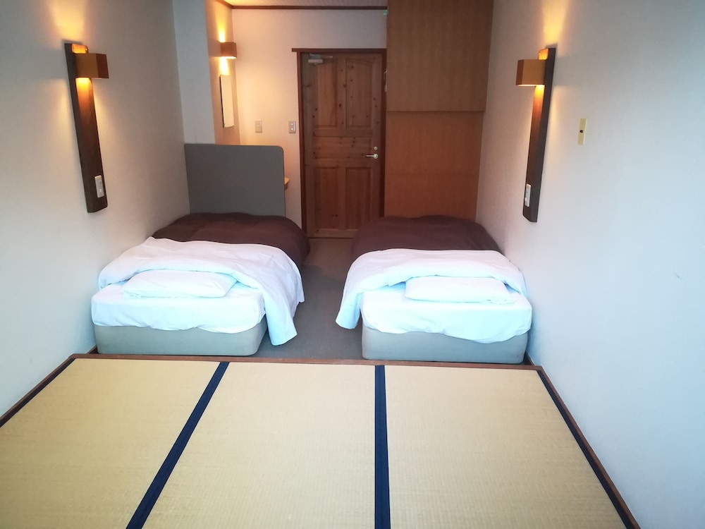 Japanese Western Style Twin Room, Shared Bathroom