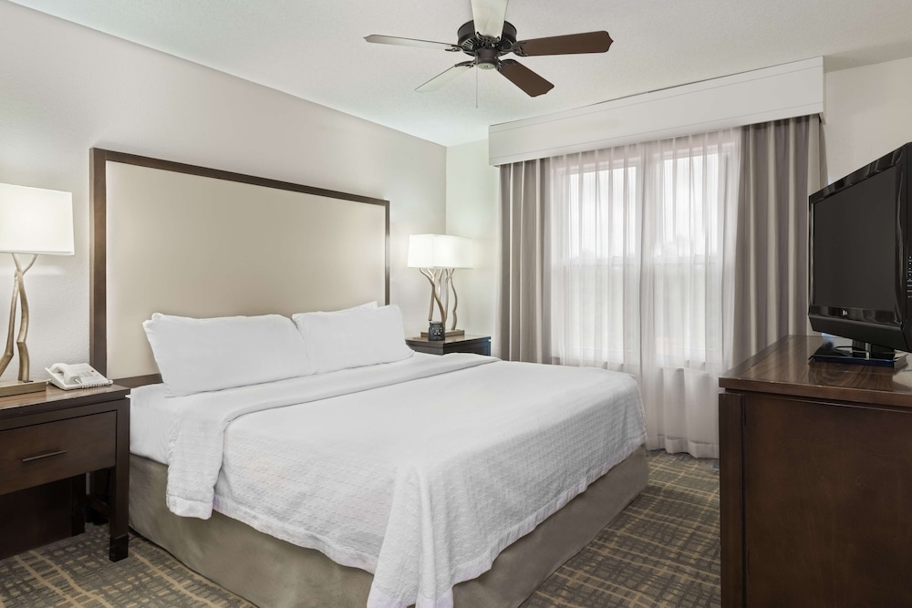 Suite, 1 Bedroom, Balcony - Photo 1