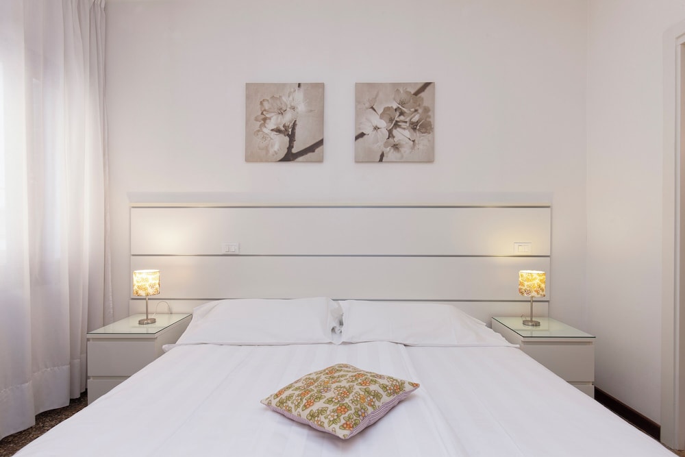Double or Twin Room photo 3