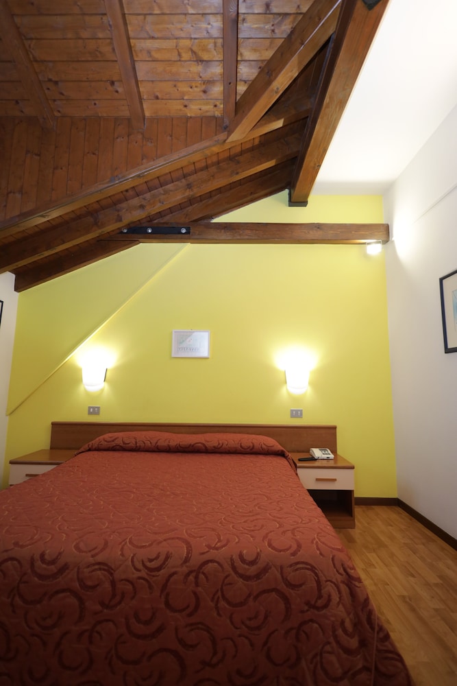 Double or Twin Room (Mansarda) - Photo 5