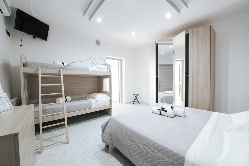 Deluxe Quadruple Room photo 1