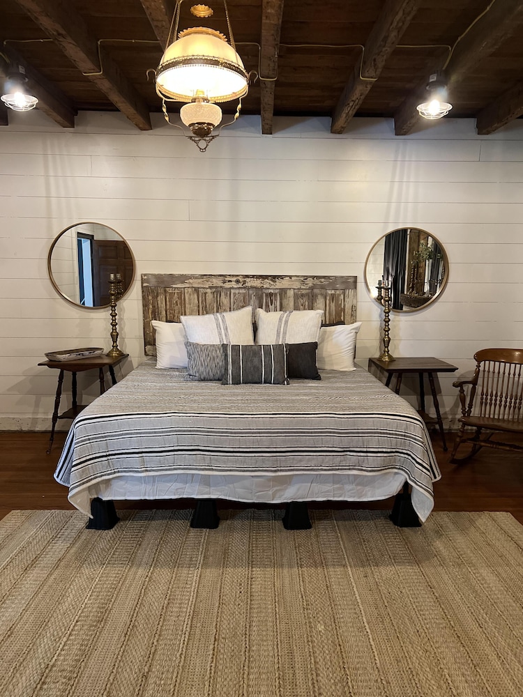 Signature Double Room, Ensuite (1831 Cabin)