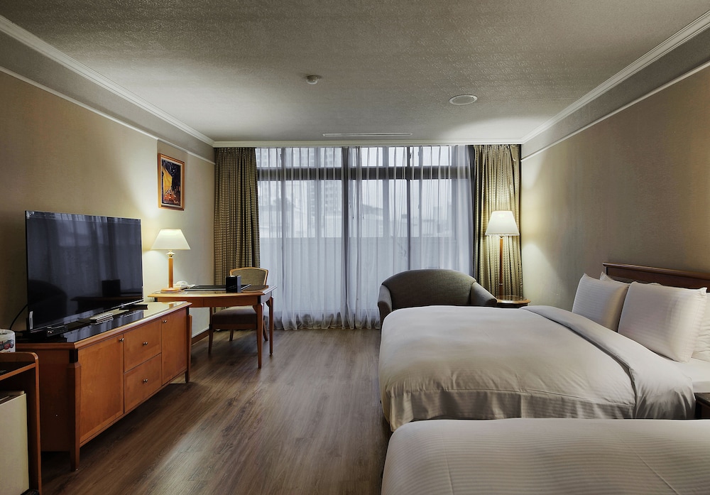 Deluxe Twin Room photo 3
