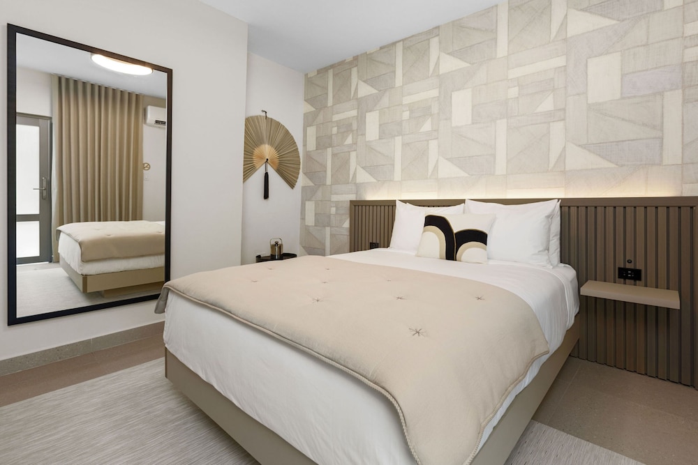 Premium Room, 1 Queen Bed