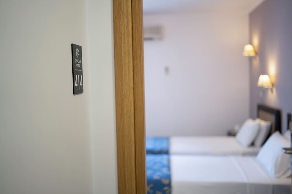 Standard Twin Room - Photo 1