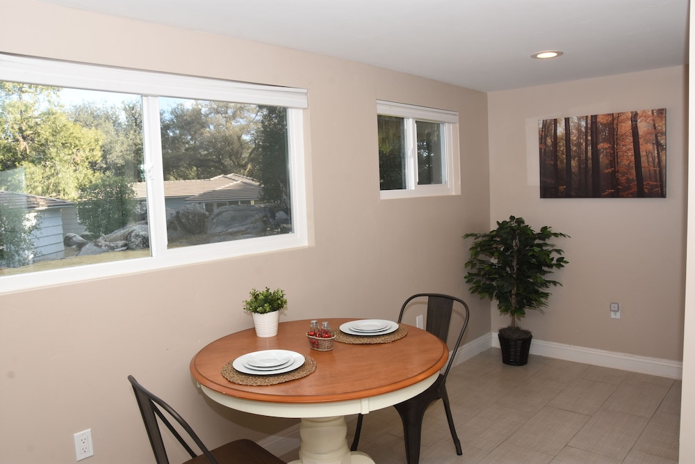 Deluxe 1 bedroom suite with Kitchen-2 Queen Beds. Downstairs photo 3