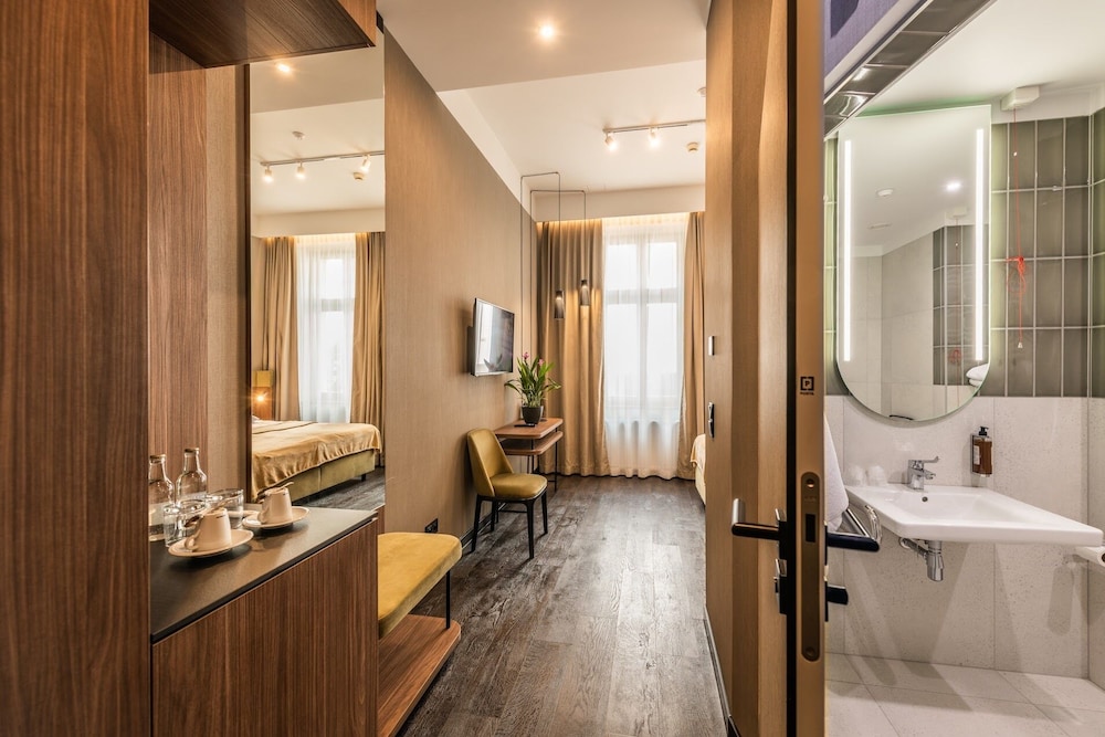 Standard Double Room - Photo 3
