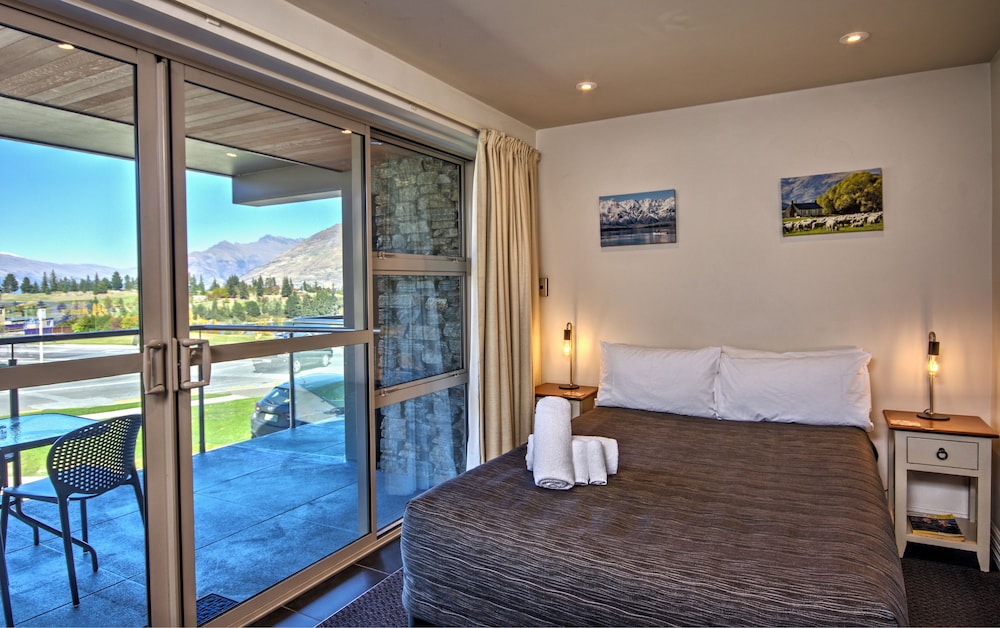 Apartment, 1 Bedroom, Mountain View (4 Adults) photo 2