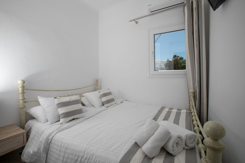Family Room, 2 Bedrooms, Garden View photo 3