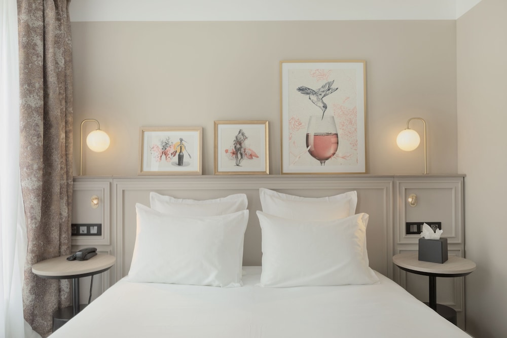 Superior Double Room, 1 Queen Bed, Courtyard View photo 3