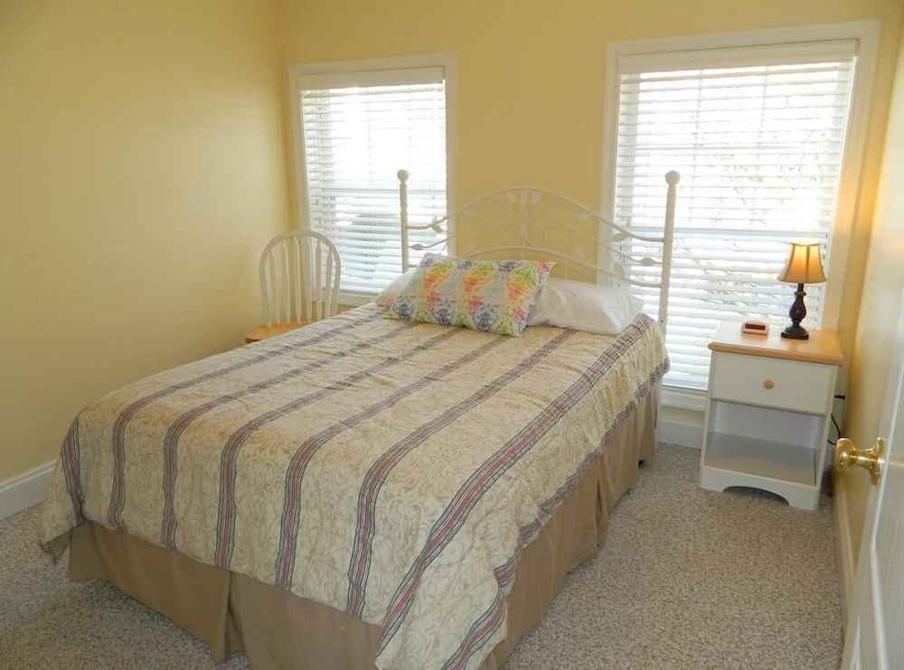 Cottage, Multiple Beds, Kitchen, Garden View