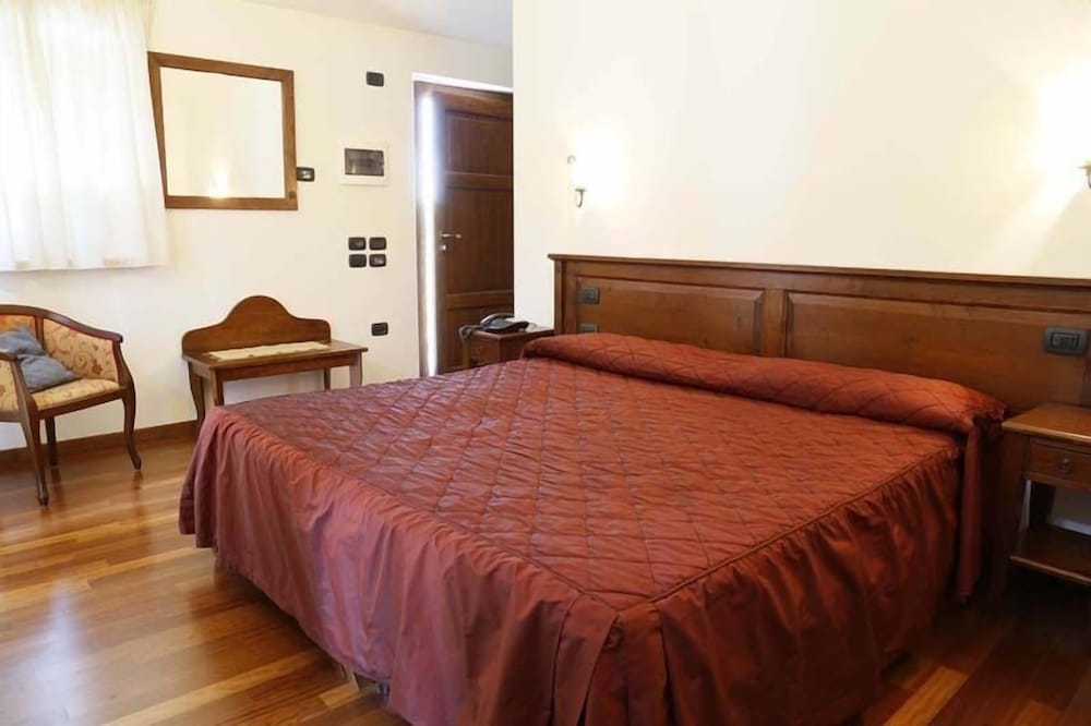 Superior Double or Twin Room photo 2