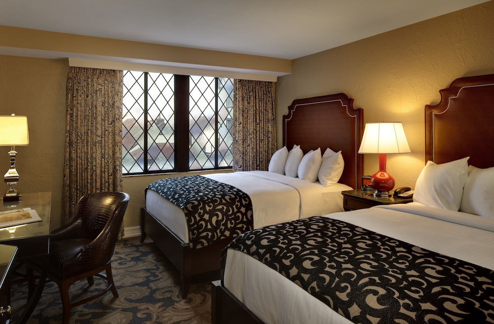 Deluxe Room, 2 Queen Beds - Photo 1
