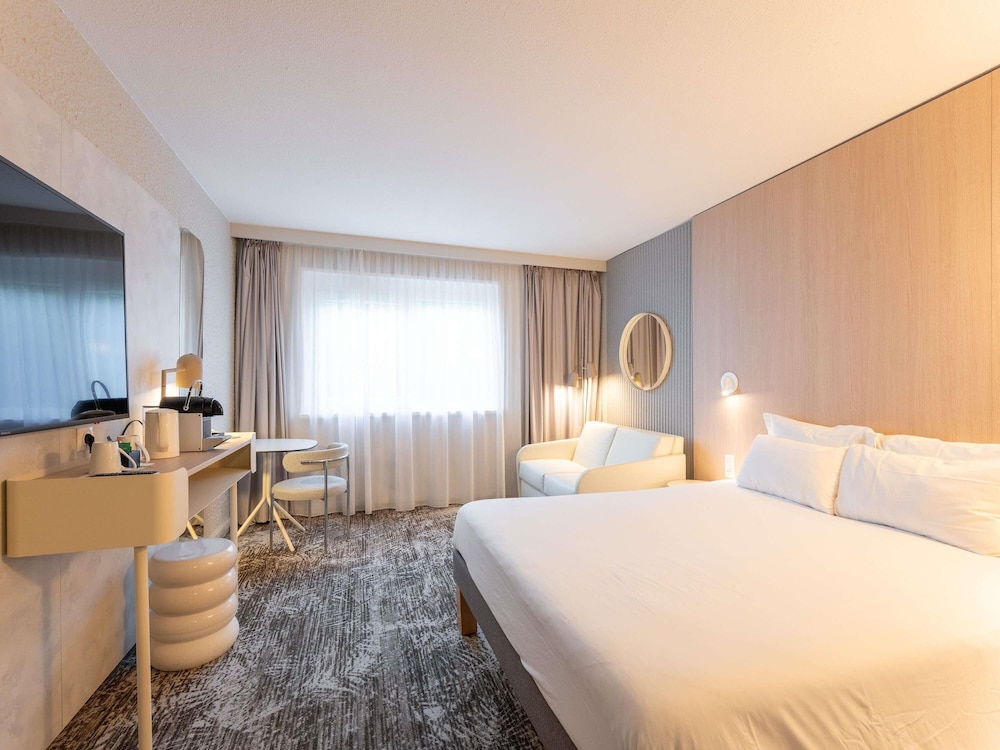 Executive Room, 1 Double Bed with Sofa bed - Photo 9