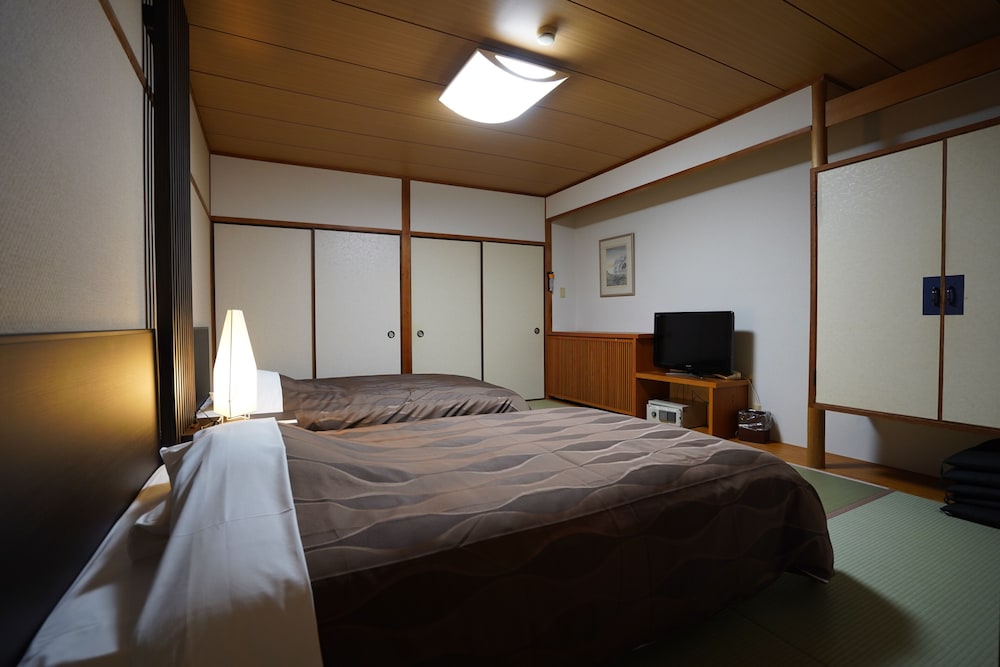 Twin Room, Non Smoking - Photo 2