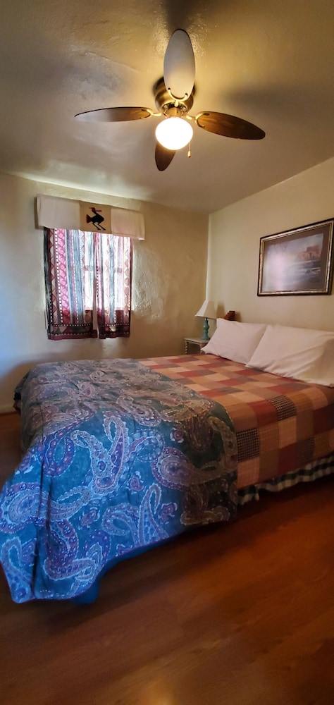 Standard Room With Queen And Double Beds photo 3