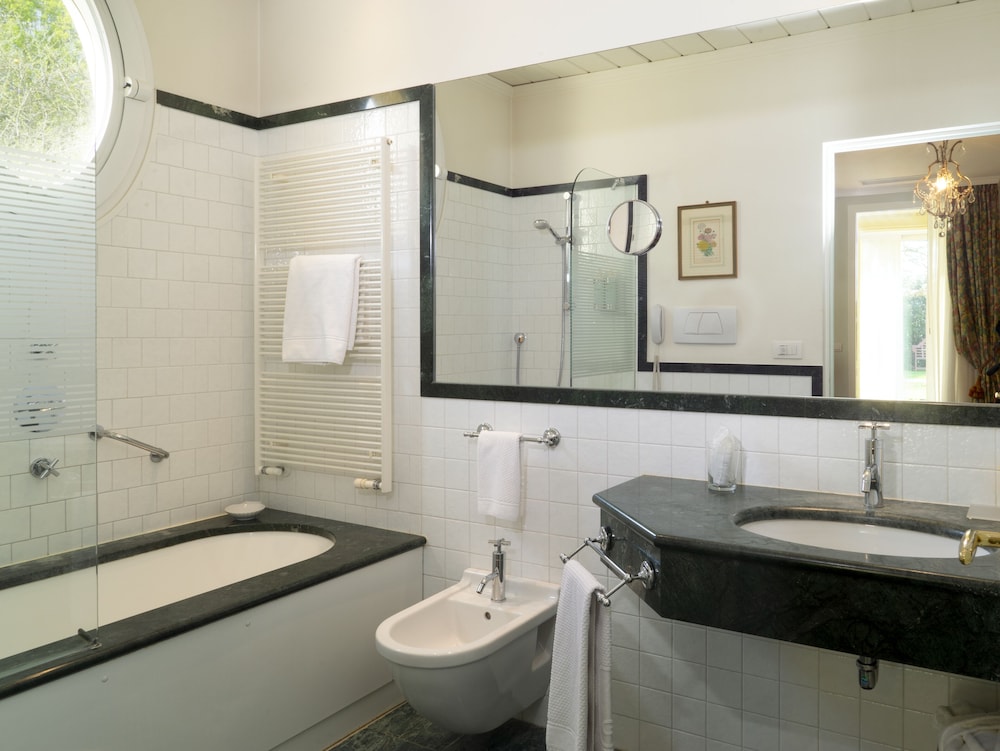Executive Double Room Single Use photo 2