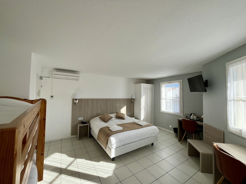 Standard Quadruple Room photo 2