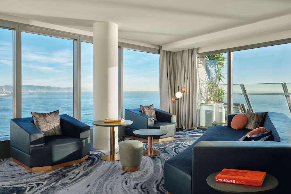Marvelous Suite, Suite, 1 King Bed, Terrace thumbnail 6