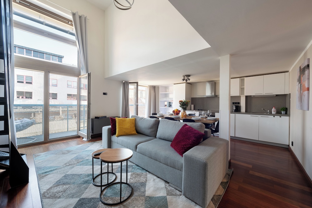 Luxury Apartment, Balcony