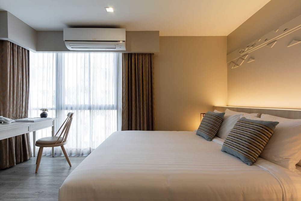 Deluxe Double Room, 1 King Bed - Photo 2