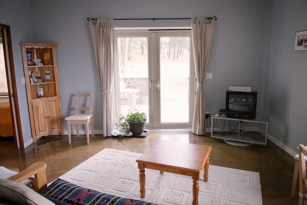 Studio Suite, 1 Bedroom, Kitchenette, Mountain View photo 1