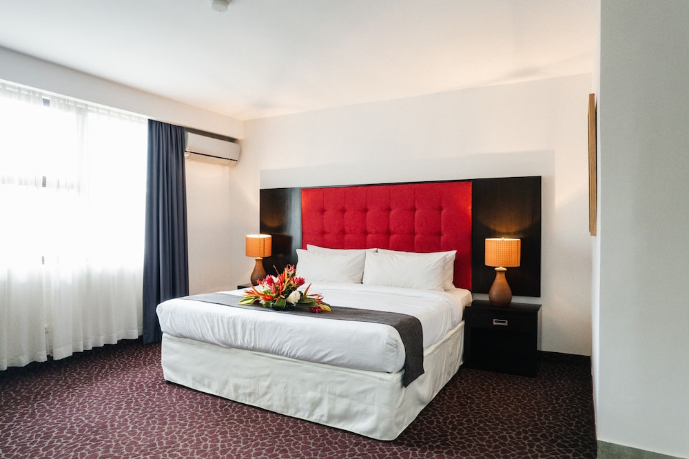 Junior Suite, 1 King Bed - Photo 6