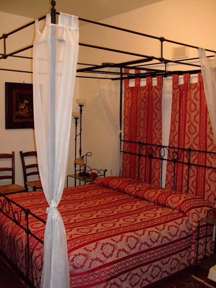 Deluxe Double or Twin Room photo 3