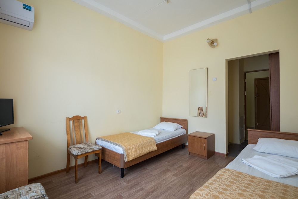 Standard Double or Twin Room photo 3