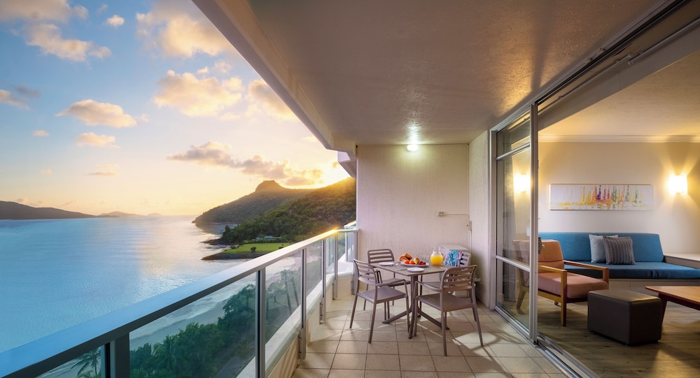 Deluxe Coral Sea View Apartment photo 3