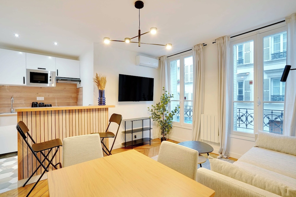 Apartment photo 1