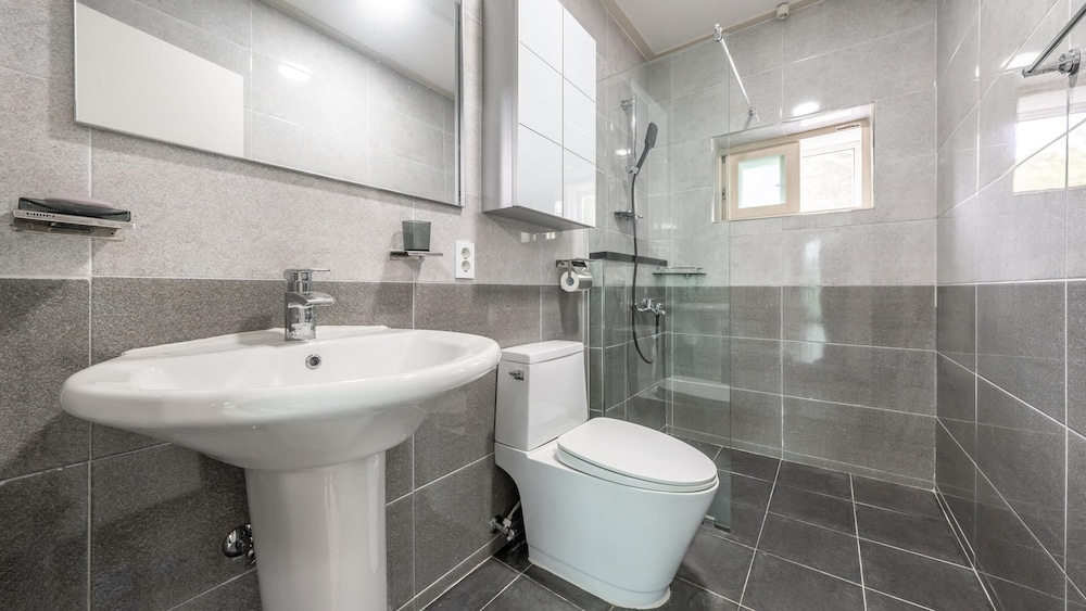 Basic Room, 1 Bedroom (room201 (calla)) - Photo 8
