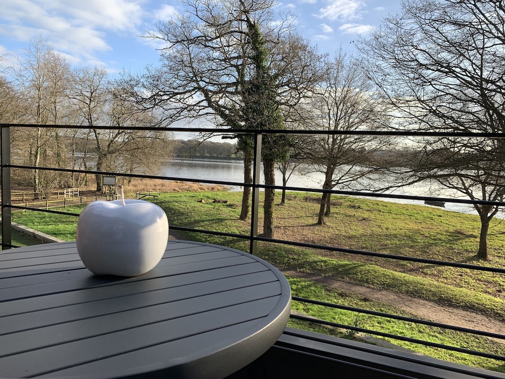 Comfort Double Room, 1 Queen Bed, Terrace, Lake View (Teir) photo 2