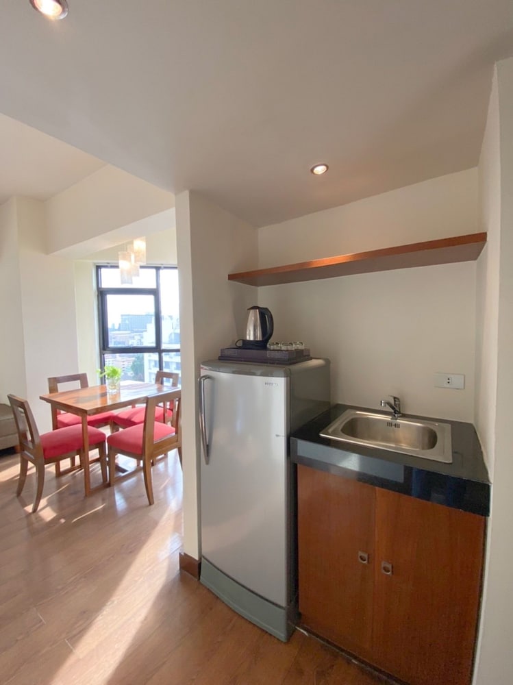 Suite Room - Photo 26