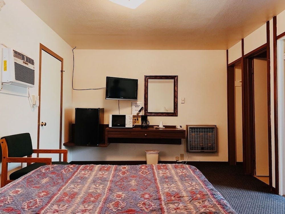Standard Room, 2 Double Beds, Accessible photo 2