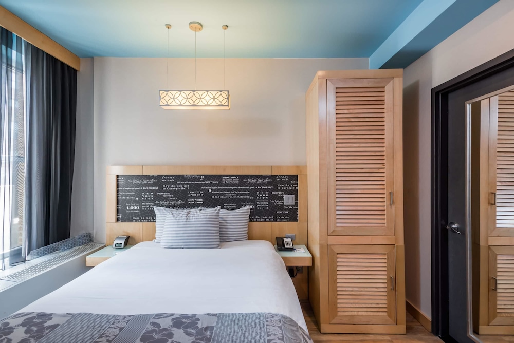 Room, 2 Queen Beds, Non Smoking