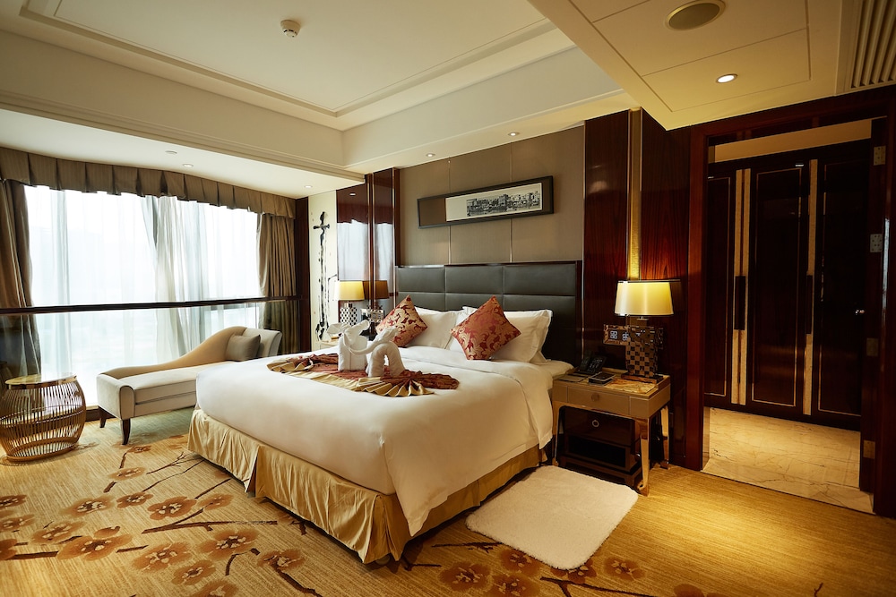 Deluxe Suite photo 1