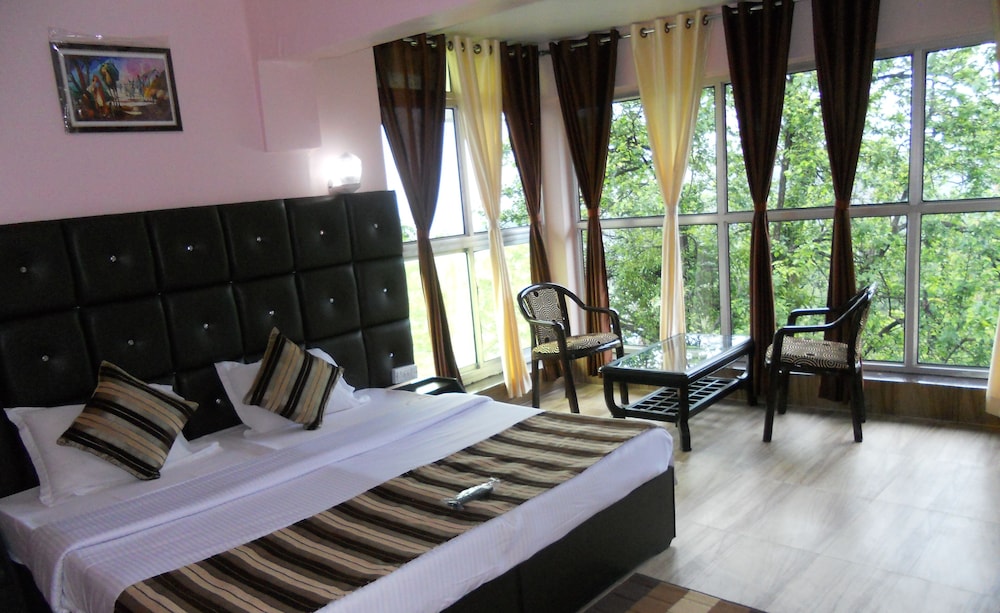 Deluxe Room - Photo 2
