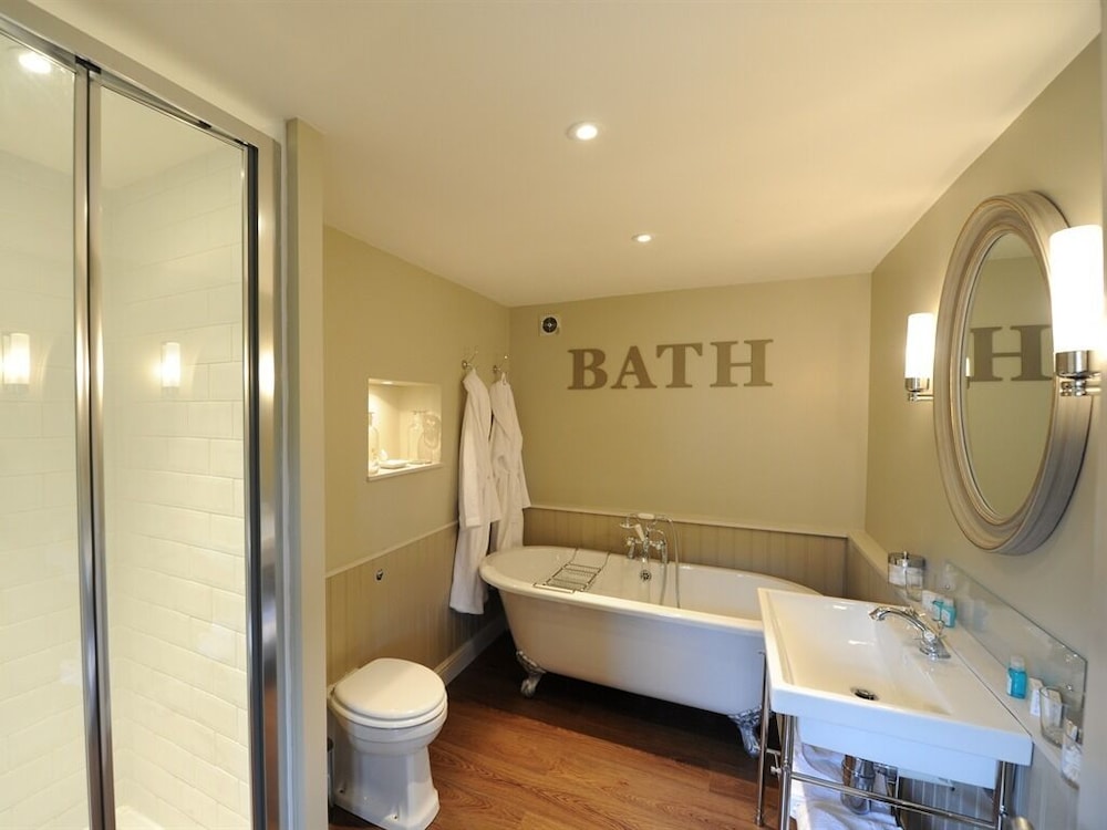 Superior Double Room, Ensuite - Photo 2