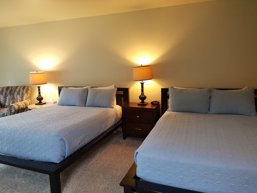 Comfort Studio Suite, 2 Queen Beds, Ocean View photo 2