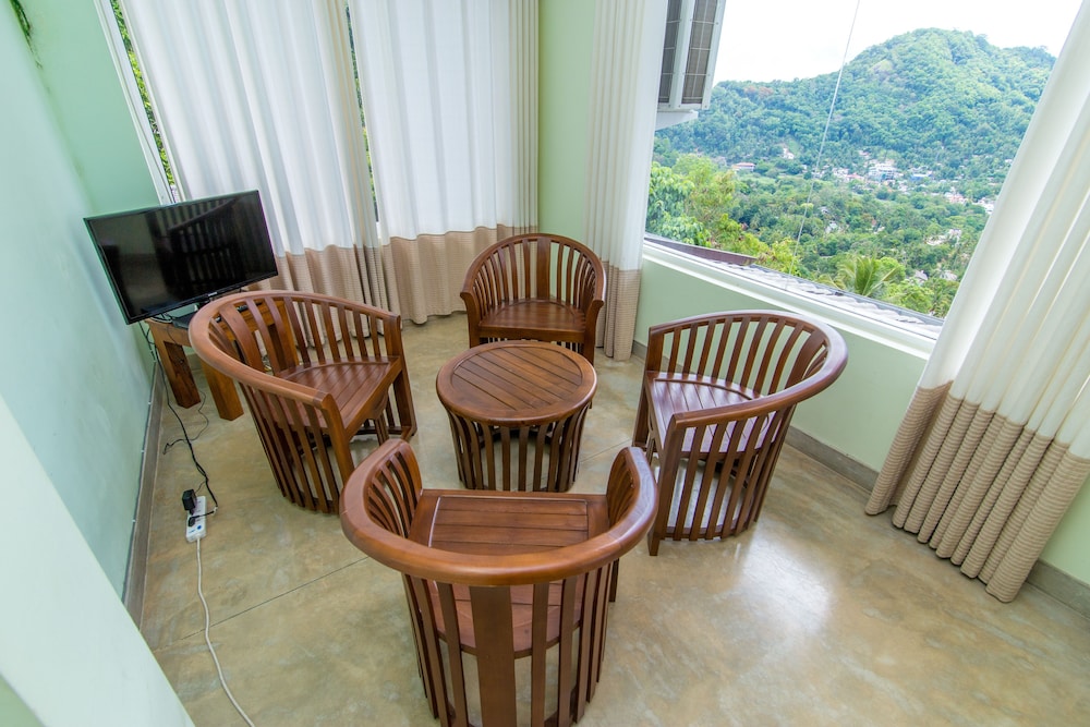 Deluxe Quadruple Room, 2 Bedrooms, Mountain View photo 2