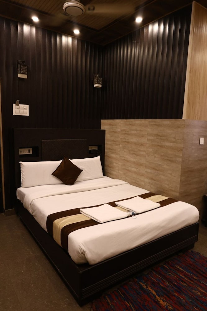 Standard Double Room, City View
