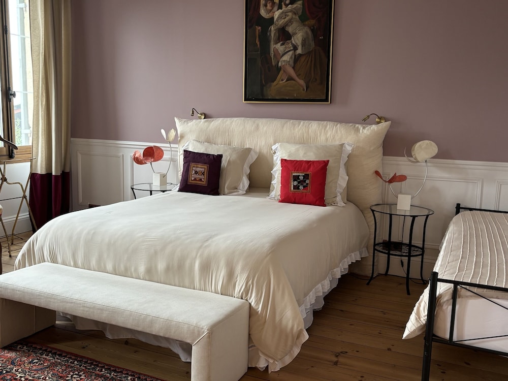 Superior Triple Room, Ensuite, River View (chambre chateau Montrose) photo 1