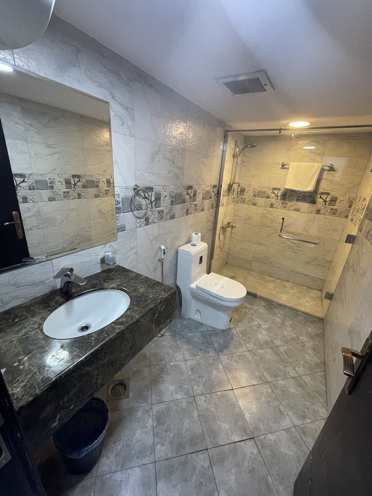 Two Bedroom Apartment - Photo 5