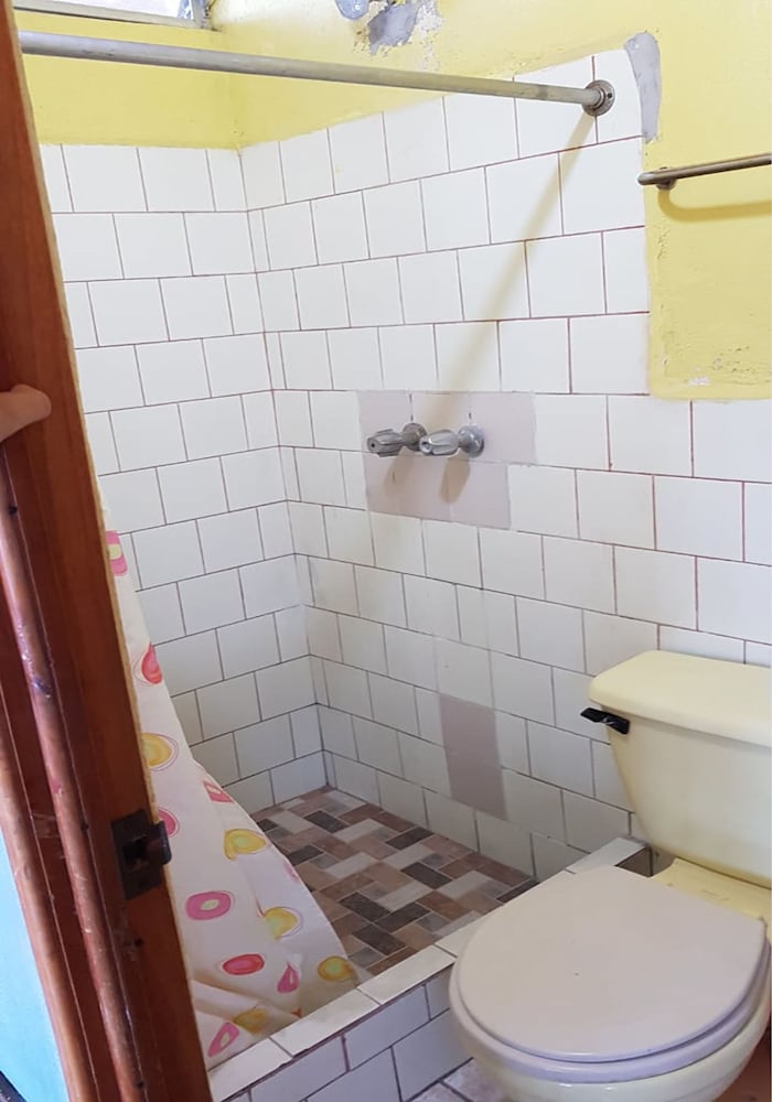 Deluxe Double Room, Multiple Beds, Non Smoking (A/C) photo 3