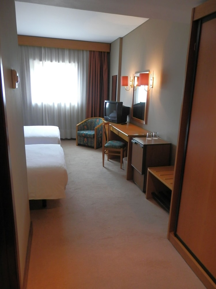 Twin Room - Photo 7