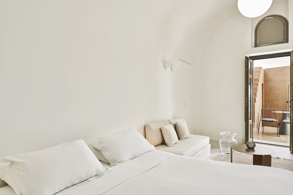 Suite, Jetted Tub, Sea View - Photo 13