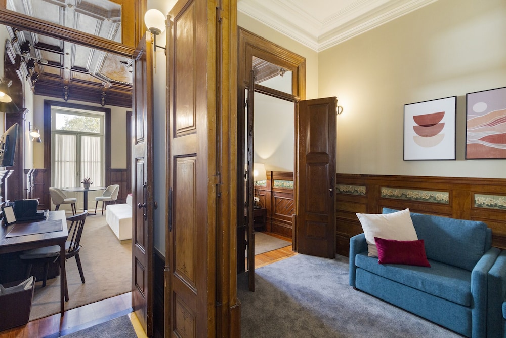 Master Suite with Garden View - Photo 2