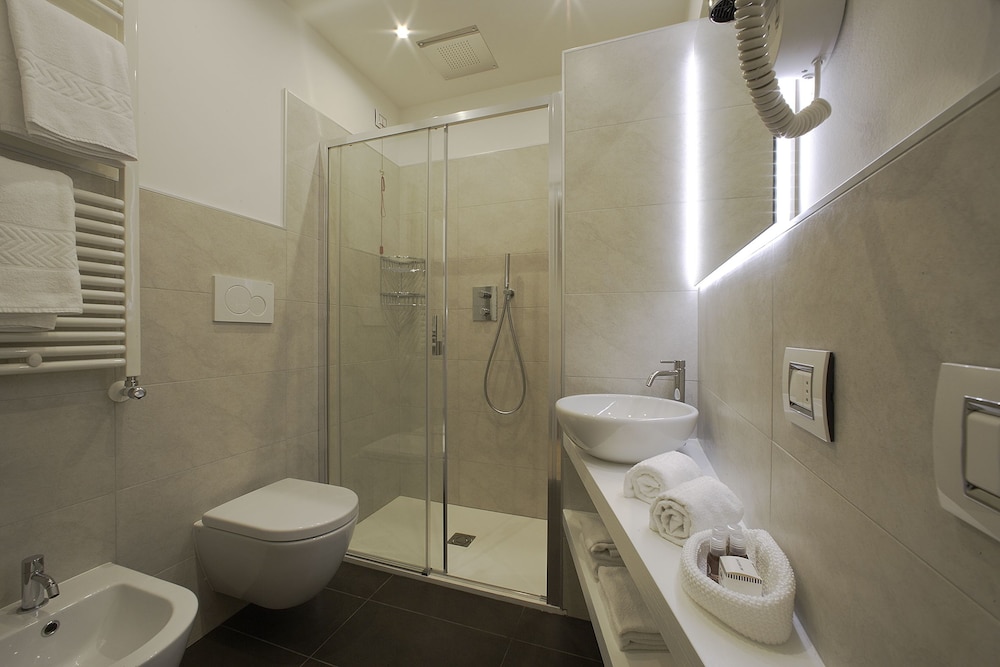 Superior Double Room Single Use, Non Smoking - Photo 12