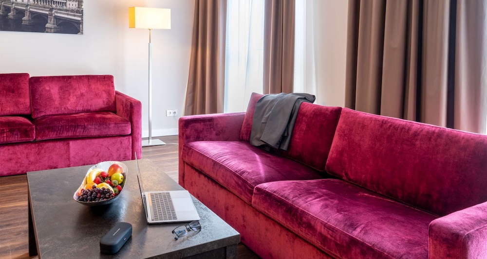 Suite, 1 Queen Bed (Quiet Location;Separate Living Room)